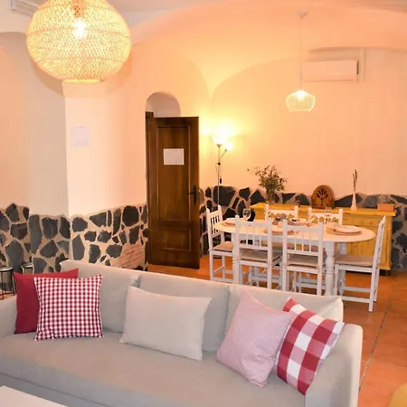 Casa Rural Con Piscina La Salamandrija Country house