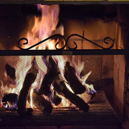 La Salamandrija- Con Chimenea, Patio Y Barbacoa Летний дом Кордобилья-де-Лакара