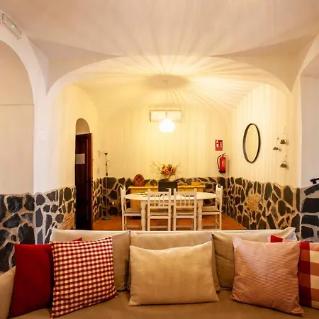 Casa Rural Con Piscina La Salamandrija