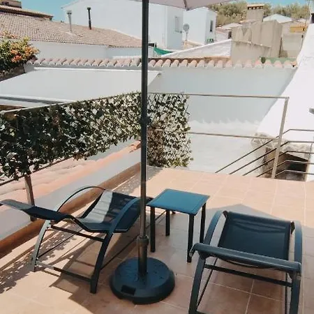 Con Piscina La Salamandrija منزل ريفي