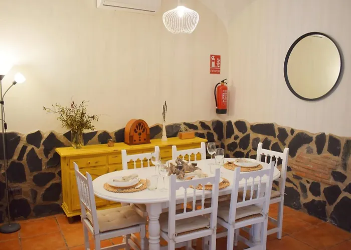 Летний дом La Salamandrija- Con Chimenea, Patio Y Barbacoa Кордобилья-де-Лакара