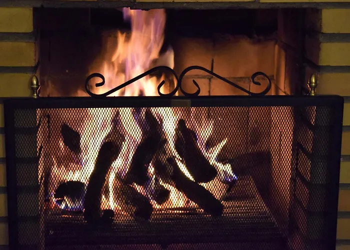 La Salamandrija- Con Chimenea, Patio Y Barbacoa Летний дом Кордобилья-де-Лакара