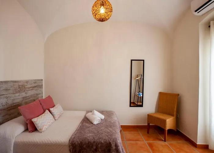 La Salamandrija- Con Chimenea, Patio Y Barbacoa Летний дом Кордобилья-де-Лакара