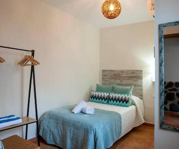 La Salamandrija- Con Chimenea, Patio Y Barbacoa Летний дом Кордобилья-де-Лакара