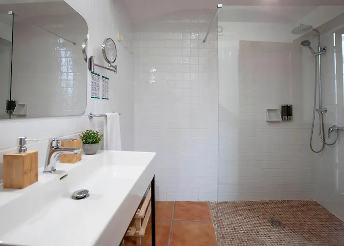 La Salamandrija- Con Chimenea, Patio Y Barbacoa * Кордобилья-де-Лакара