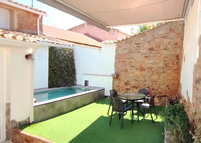 Летний дом La Salamandrija- Con Chimenea, Patio Y Barbacoa Кордобилья-де-Лакара